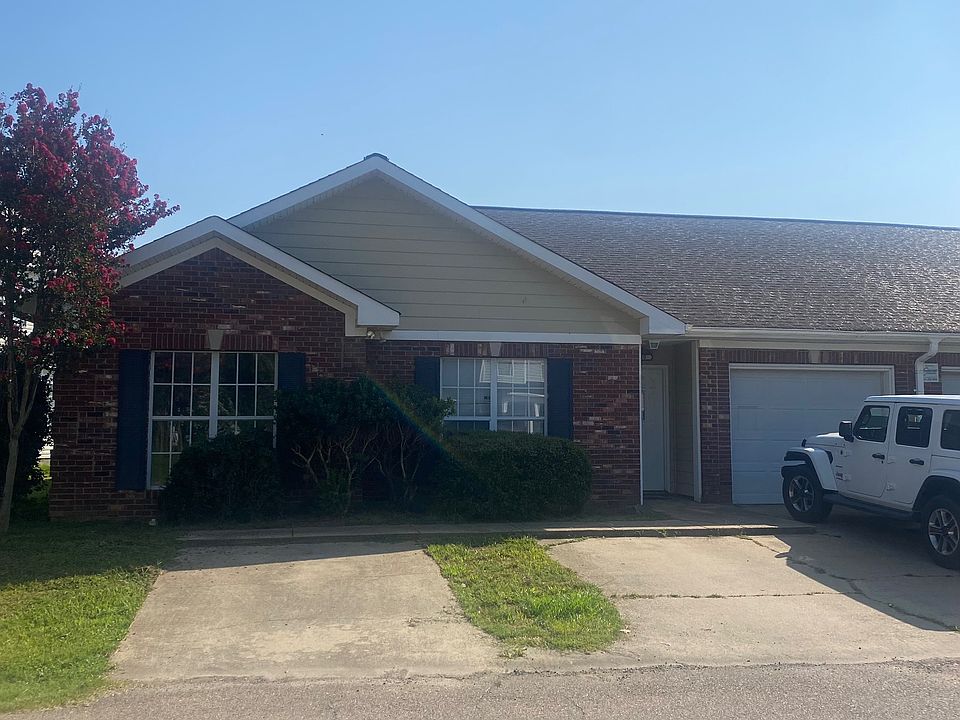 1st image of 730 Kirkcauldy Dr