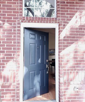 2nd image of 3822 Tavern Oaks St