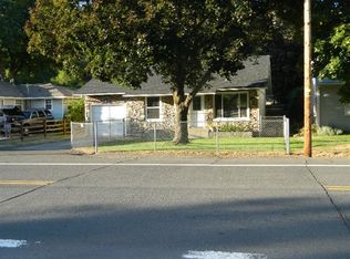 945 N 2nd Ave, Gold Hill, OR 97525