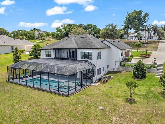 3rd image of 36751 Barrington Dr
