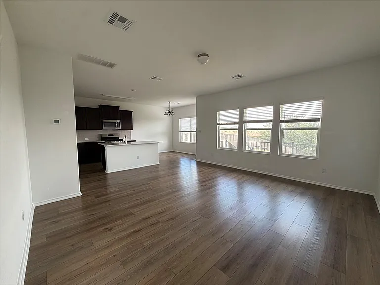 8109 Copper Prairie Bnd — Photo 5