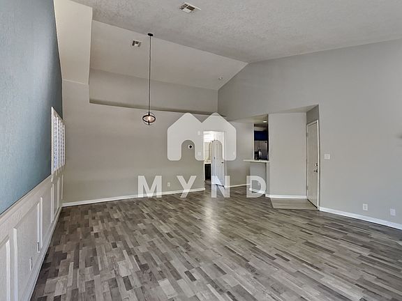 3rd image of 5024 S Rainbow Blvd Unit 201