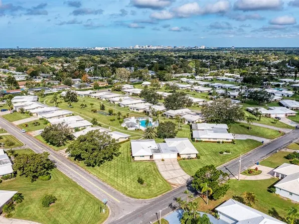 3430 Village Green Dr #623, Sarasota, FL 34239
