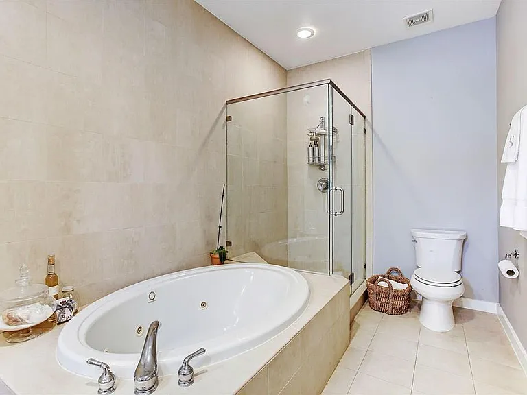 1118 Columbus St #A — Photo 15