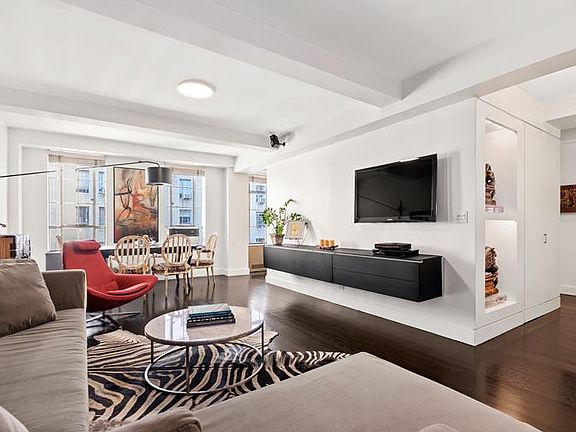 3rd image of 333 W 56th St APT 8I