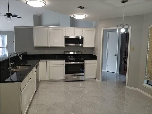5th image of 917 Knollwood Dr
