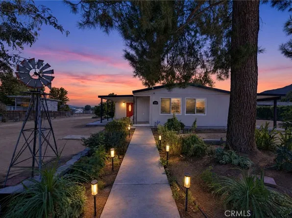 32834 Skylark Dr, Lake Elsinore, CA 92530