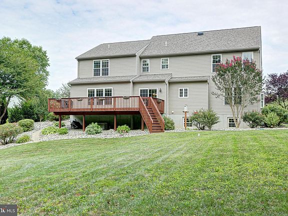 2nd image of 501 Hyde Park Cir