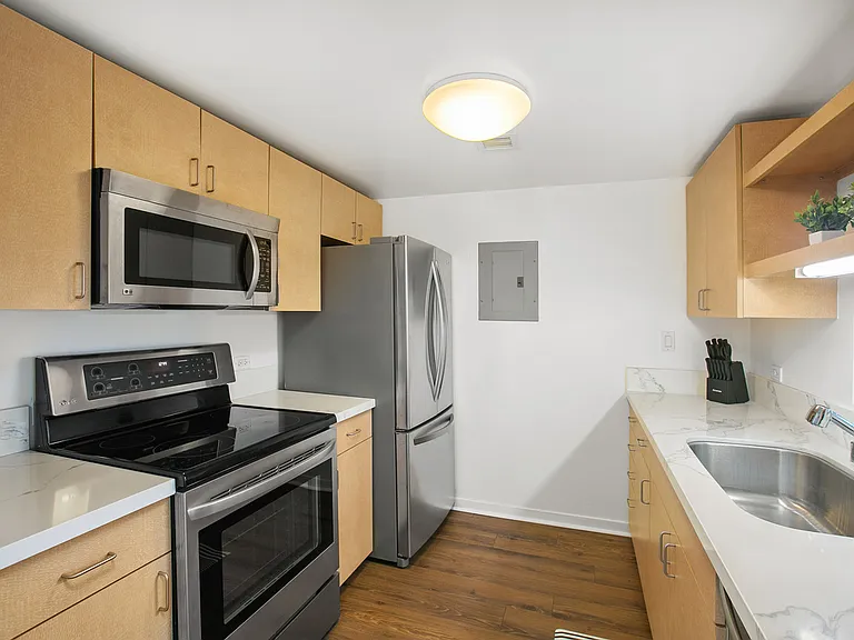 425 W Beech St #526 — Photo 15