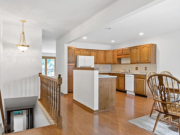 4th image of 4023 Grandview Terrace Dr SW
