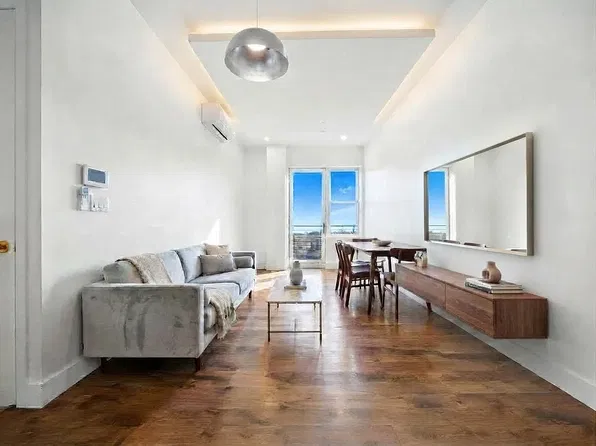 317 S 4th St #4C, Brooklyn, NY 11211