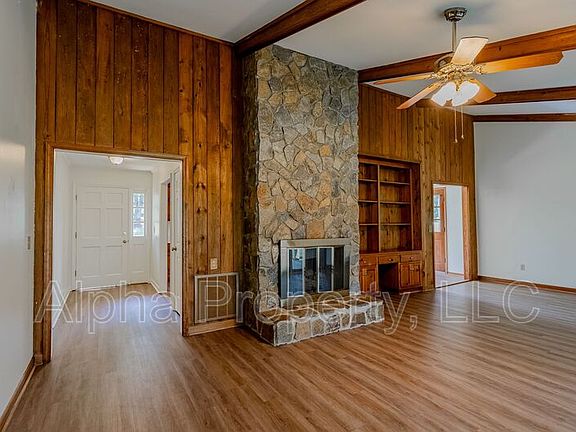 5th image of 106 Steeplechase Ct