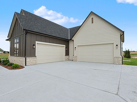 3rd image of 3314 N Bedford Ct