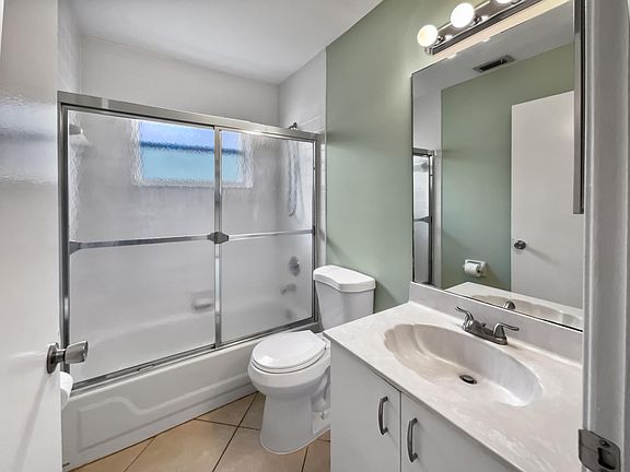 5th image of 304 NW 47th Avenue