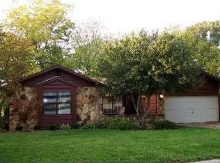 213 Shirewood Dr, Saint Charles, MO 63303