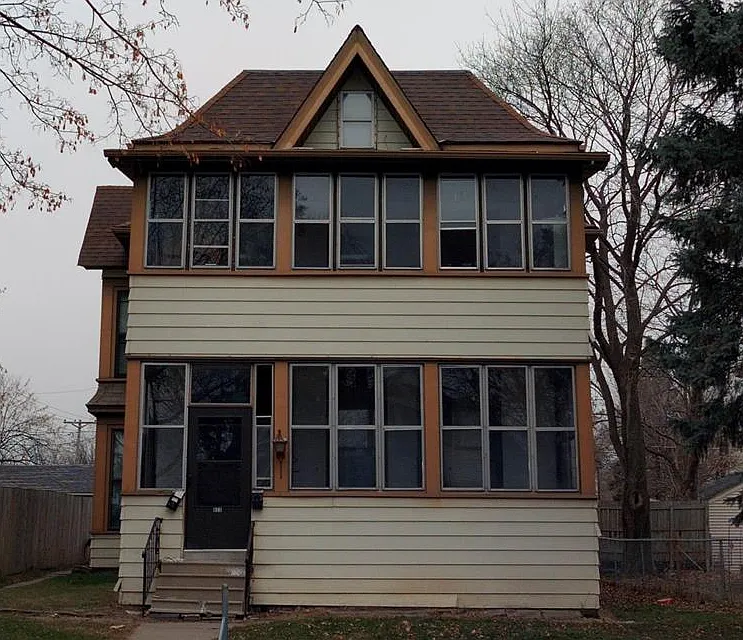 823 3rd St E #1