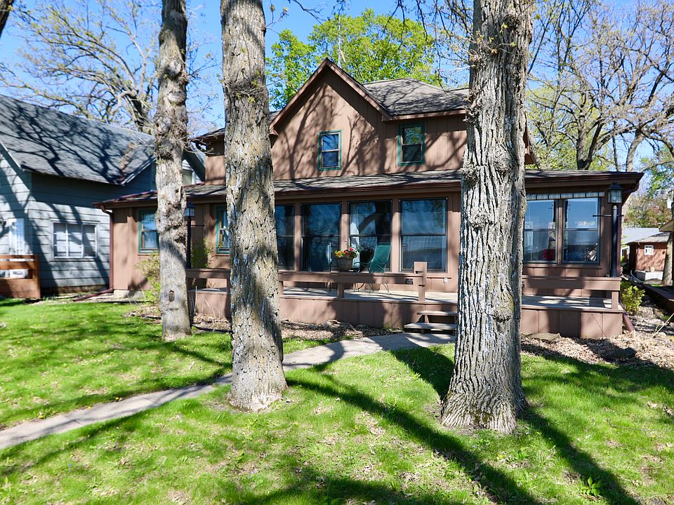 1st image of 451 Prairie Ln
