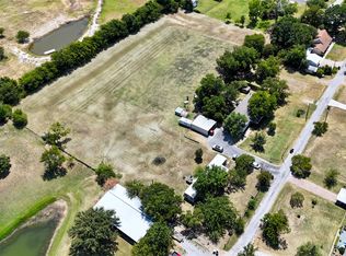 610 N 9th St, Gunter, TX 75058