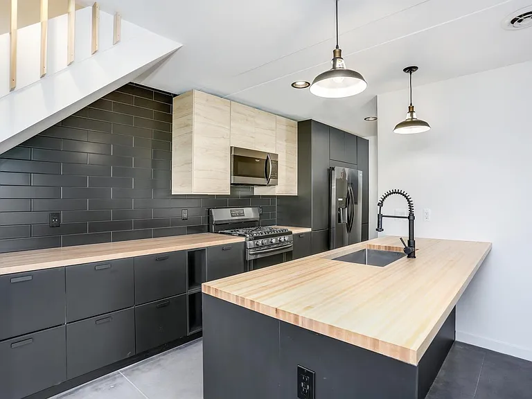 1720 Dover St — Photo 12