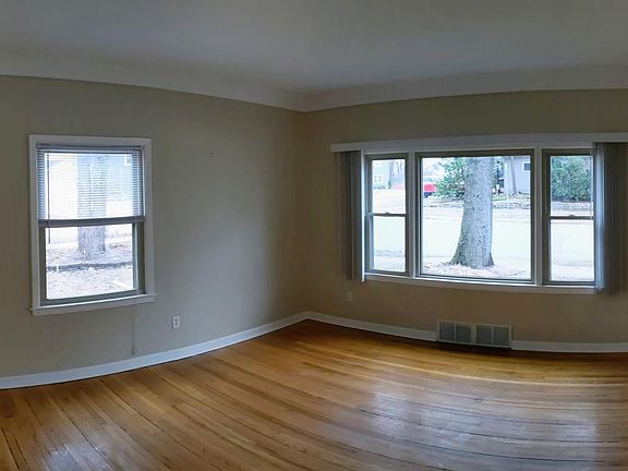 5th image of 1415 W Farnum Ave APT 1