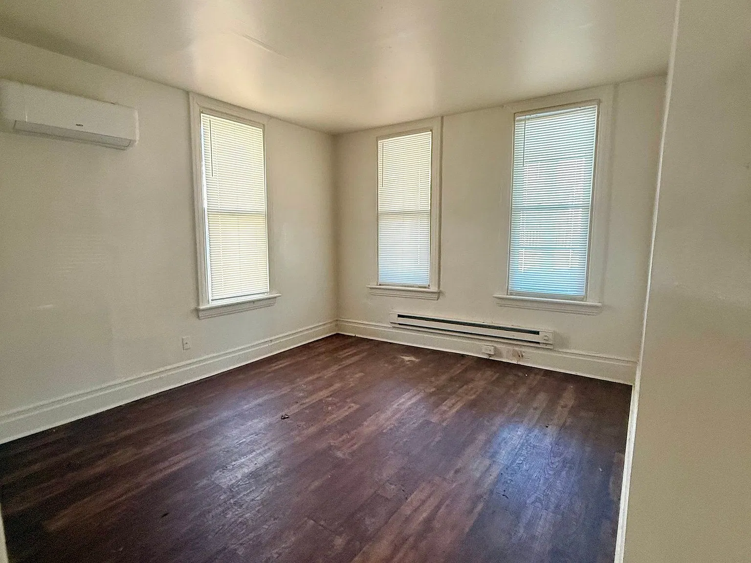 1 bed, 1.0 bath, 600 sqft, $995 — Photo 2