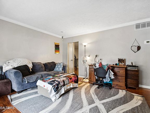 4th image of 5705 Acapulco Ave