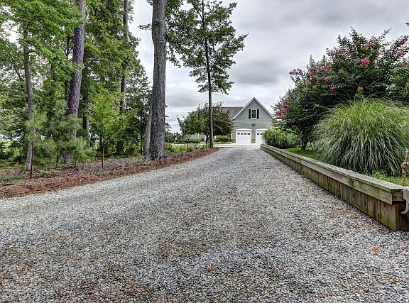 2nd image of 1204 Boaters Way