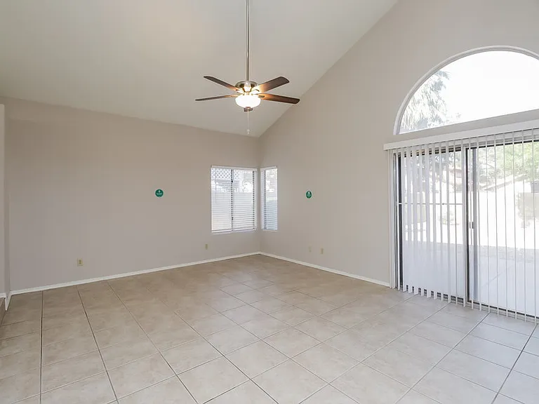 2282 W Park Ave — Photo 4