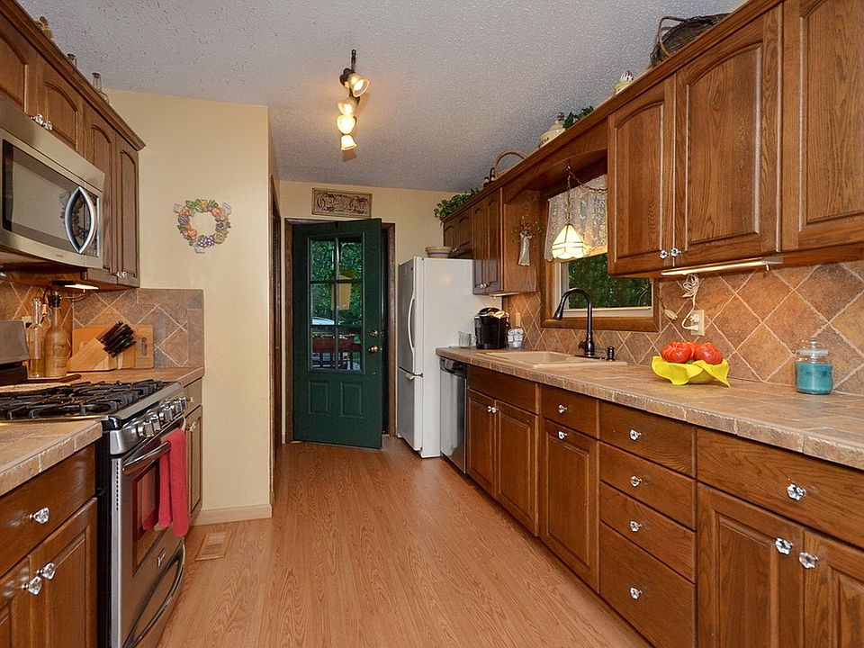 1st image of 1095 Countryside Dr