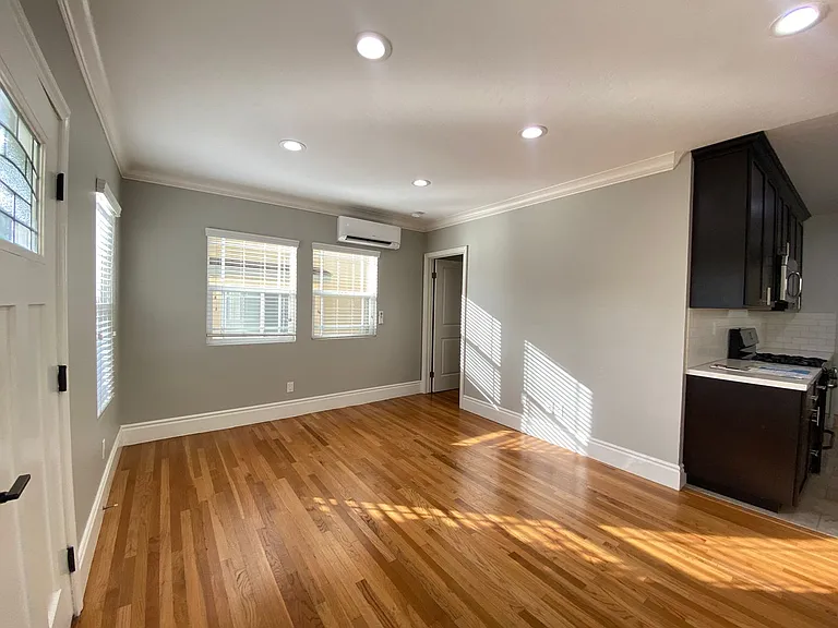 1BD/1BA Cottage Home at B Street Bungalows Modern Luxury Meets Mission Style Charm! — Photo 10
