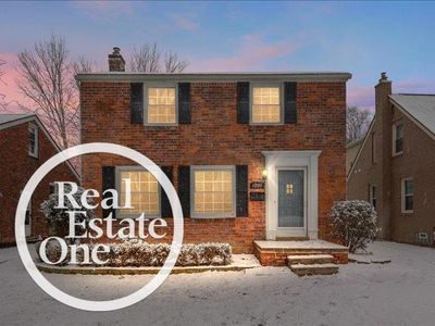 1200 Roslyn Rd, Grosse Pointe Woods, MI, 48236
