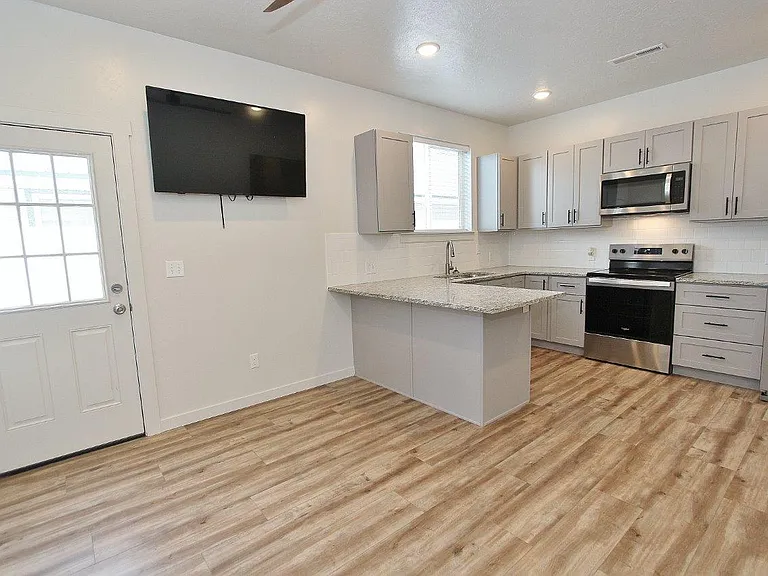 504 S Utah Ave #A — Photo 4
