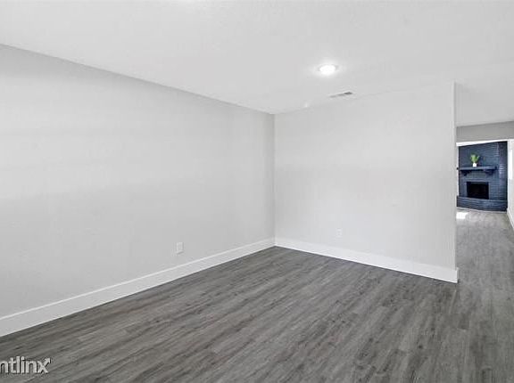 4th image of 5713R Bonnie Wayne St
