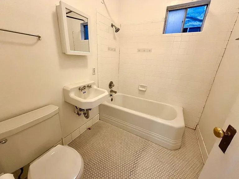 2409 College Ave — Photo 48