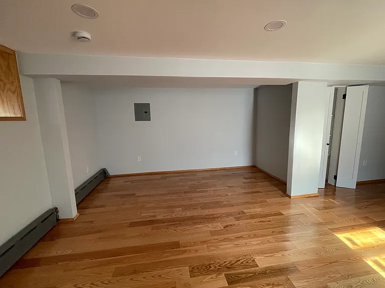 2544 Yates Ave — Photo 6