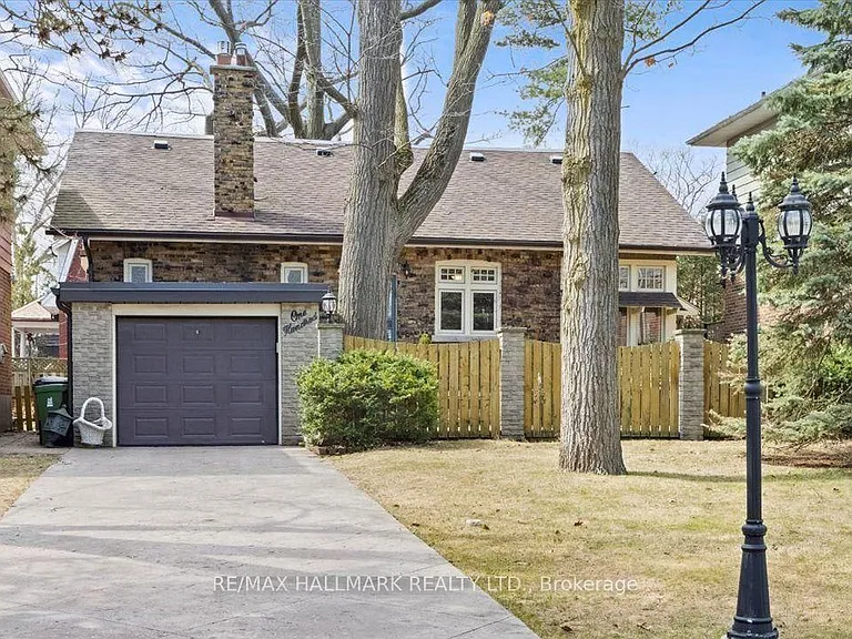 100 Warden Ave — Photo 1