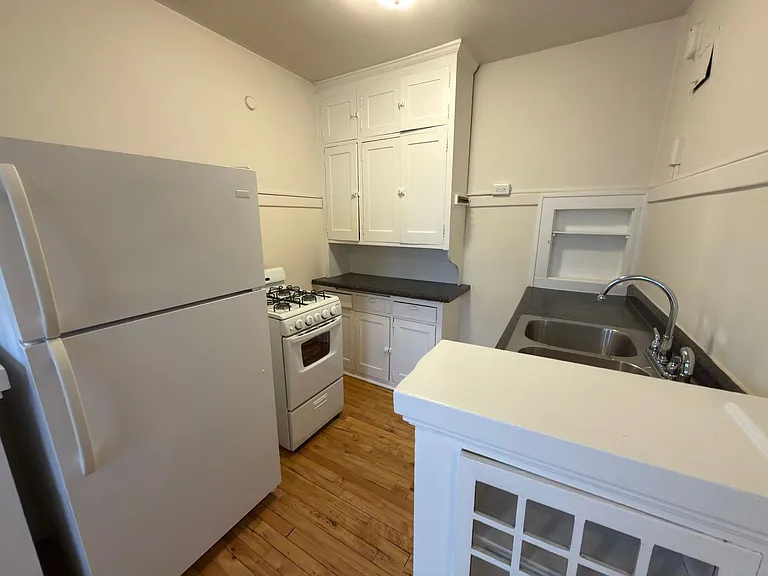 1756 Grand Ave — Photo 40
