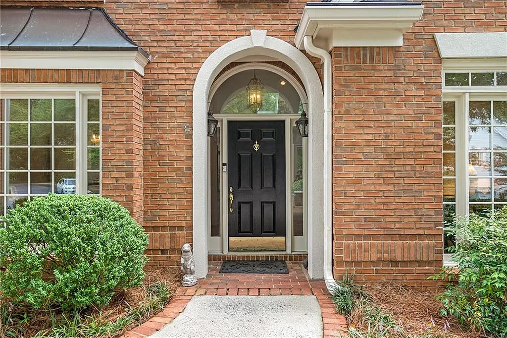 4 bed, 3.5 bath, 3028 sqft, $8,000 — Photo 2