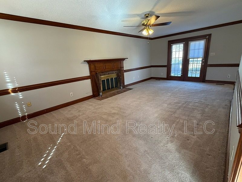 2nd image of 1105 Beechwood Dr