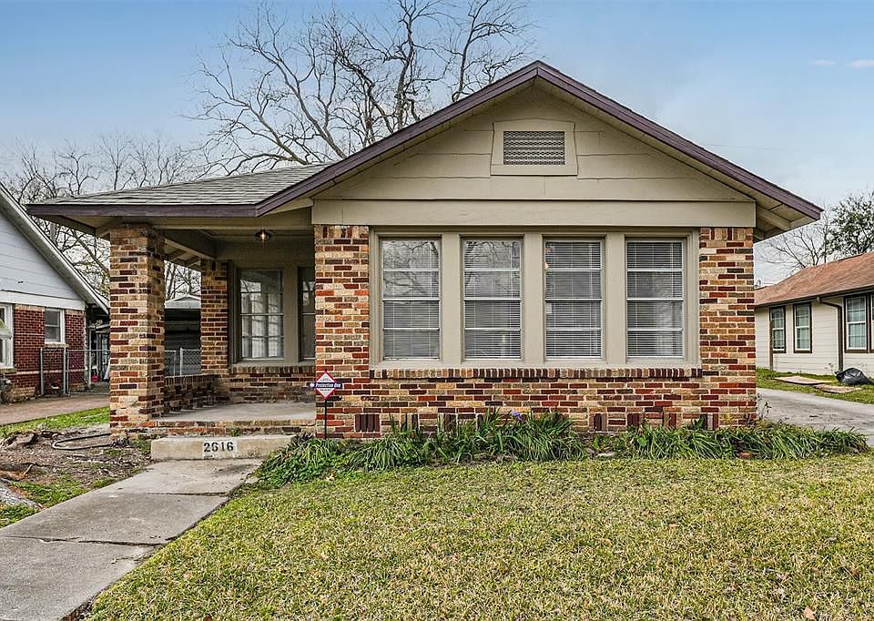 1st image of 2616 Oakcliff St
