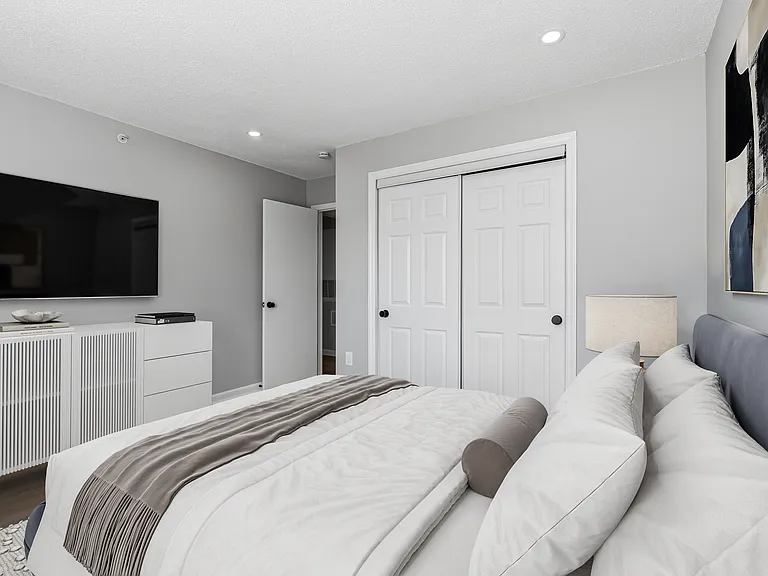 The Pointe @ Apex Apartments — Photo 28