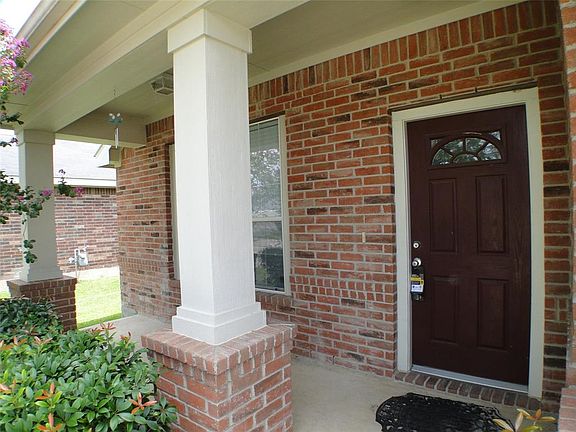 3rd image of 3010 Sunset Park Dr