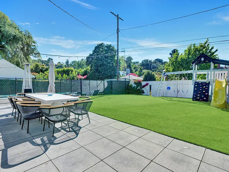 4029 Coldwater Canyon Ave — Photo 21