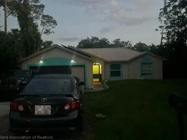 1143 N Brickell Dr, Deltona, FL 32725