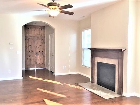 3rd image of 7871 Ashenden Dr
