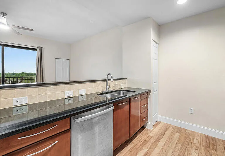 511 Lucerne Ave #618 — Photo 14