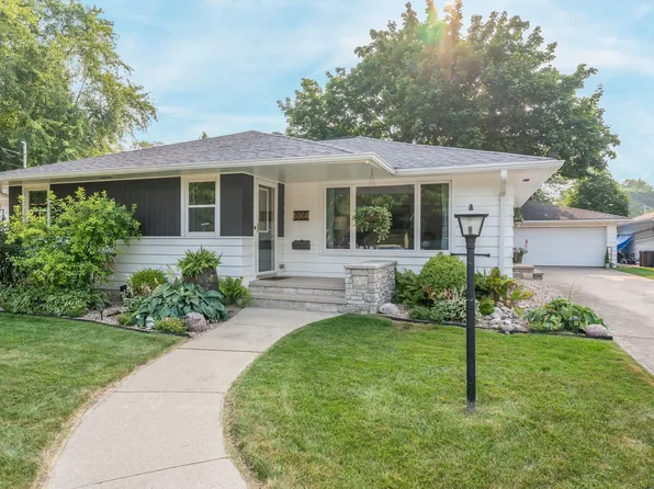 808 Ida St, Menasha, WI 54952