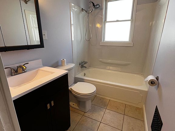 5th image of 4414 Ivanhoe Ave APT 3