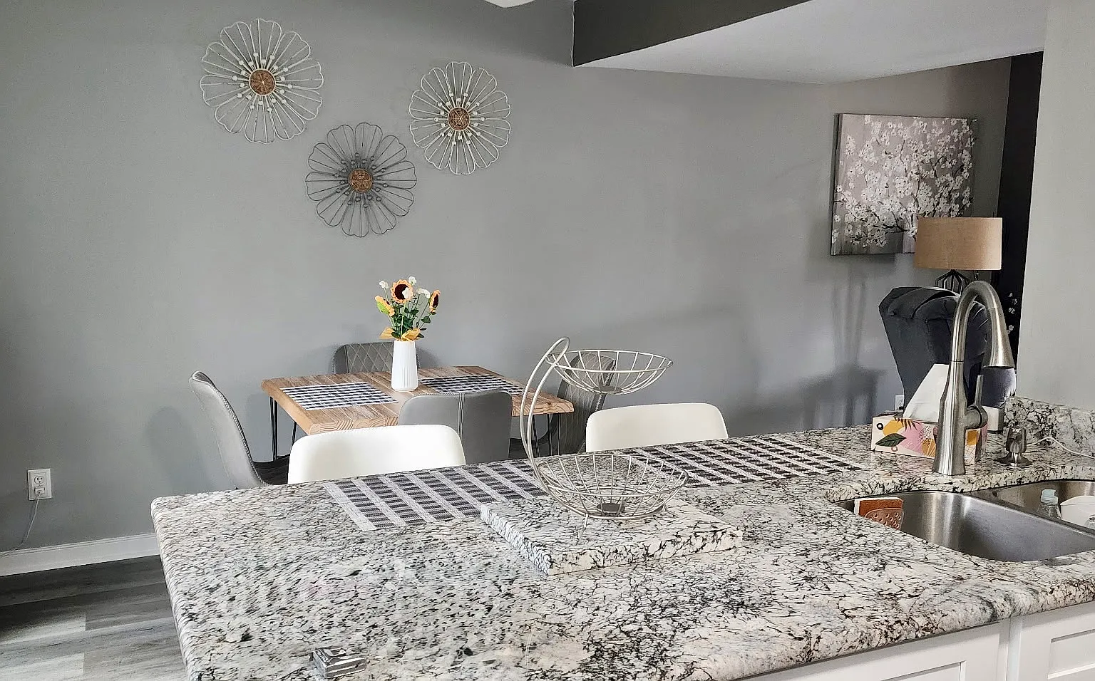 2 bed, 2.5 bath, 1064 sqft, $2,000 — Photo 4