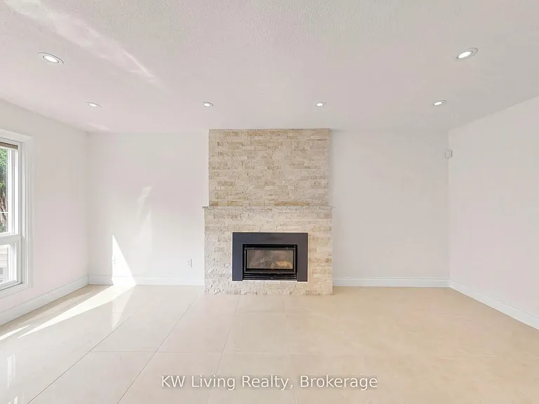 33 Southgate Cres — Photo 8